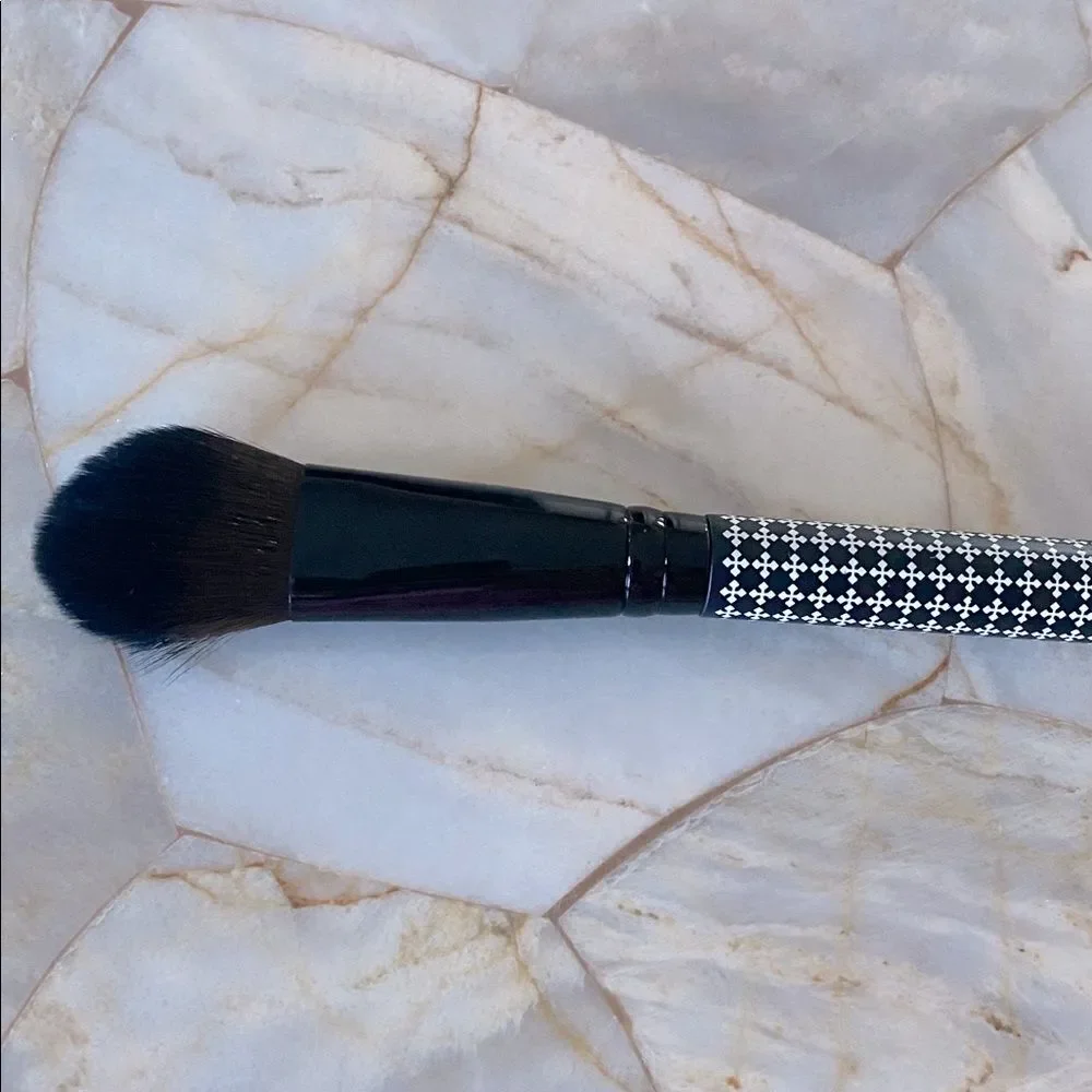 LOVE+CRAFT+BEAUTY #1 Blending Brush Lovecraft Beauty Black & White Brush